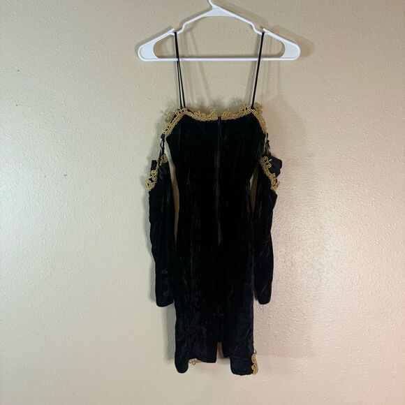 1980s steppin' Out Black Dress with Gold Lace Accents 3 - Picture 5 of 5